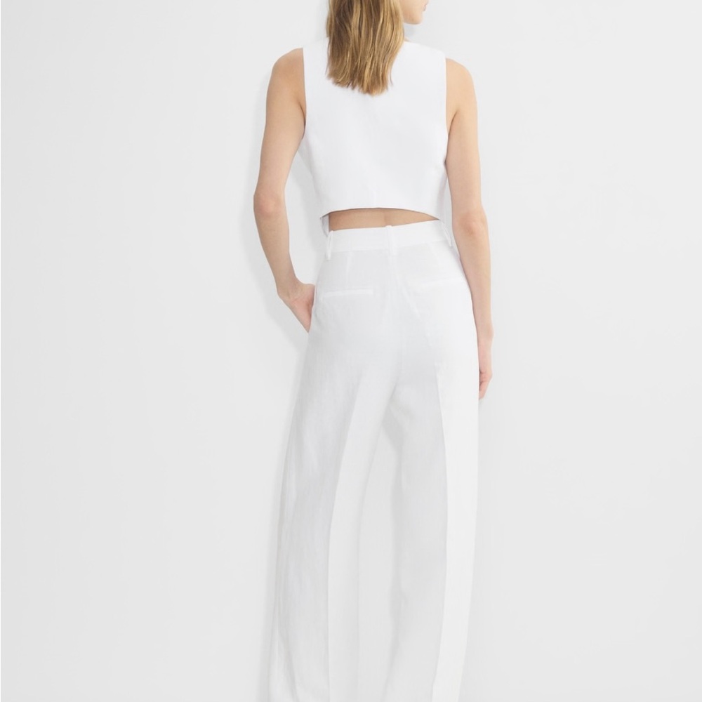 Aritzia The Effortless Linen Pant in White 4